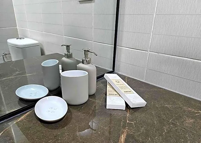 Aparthotel In Makati 4*